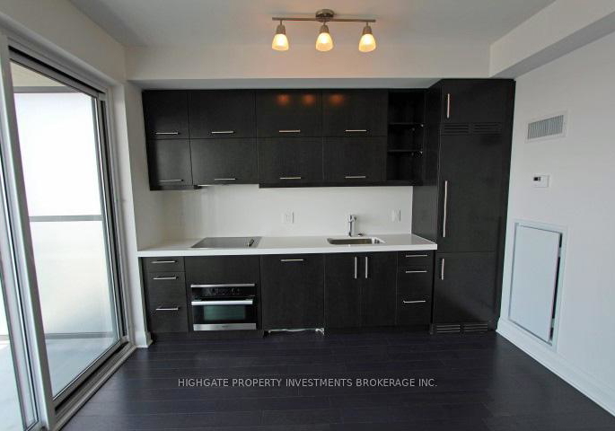 1080-bay-street-toronto-ontario-c12728664