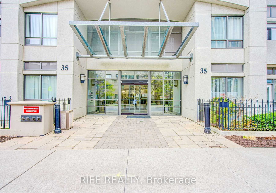 35-hollywood-avenue-north-york-ontario-c12728958