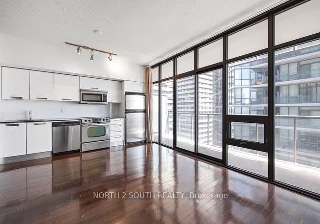 33-charles-street-e-toronto-ontario-c12729306