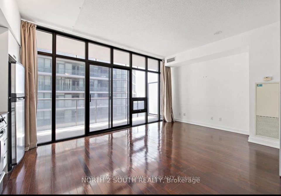 33-charles-street-e-toronto-ontario-c12729306