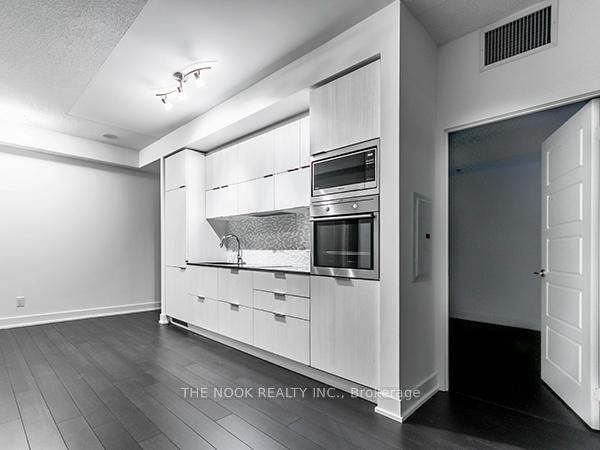 318-richmond-street-w-toronto-ontario-c12729596