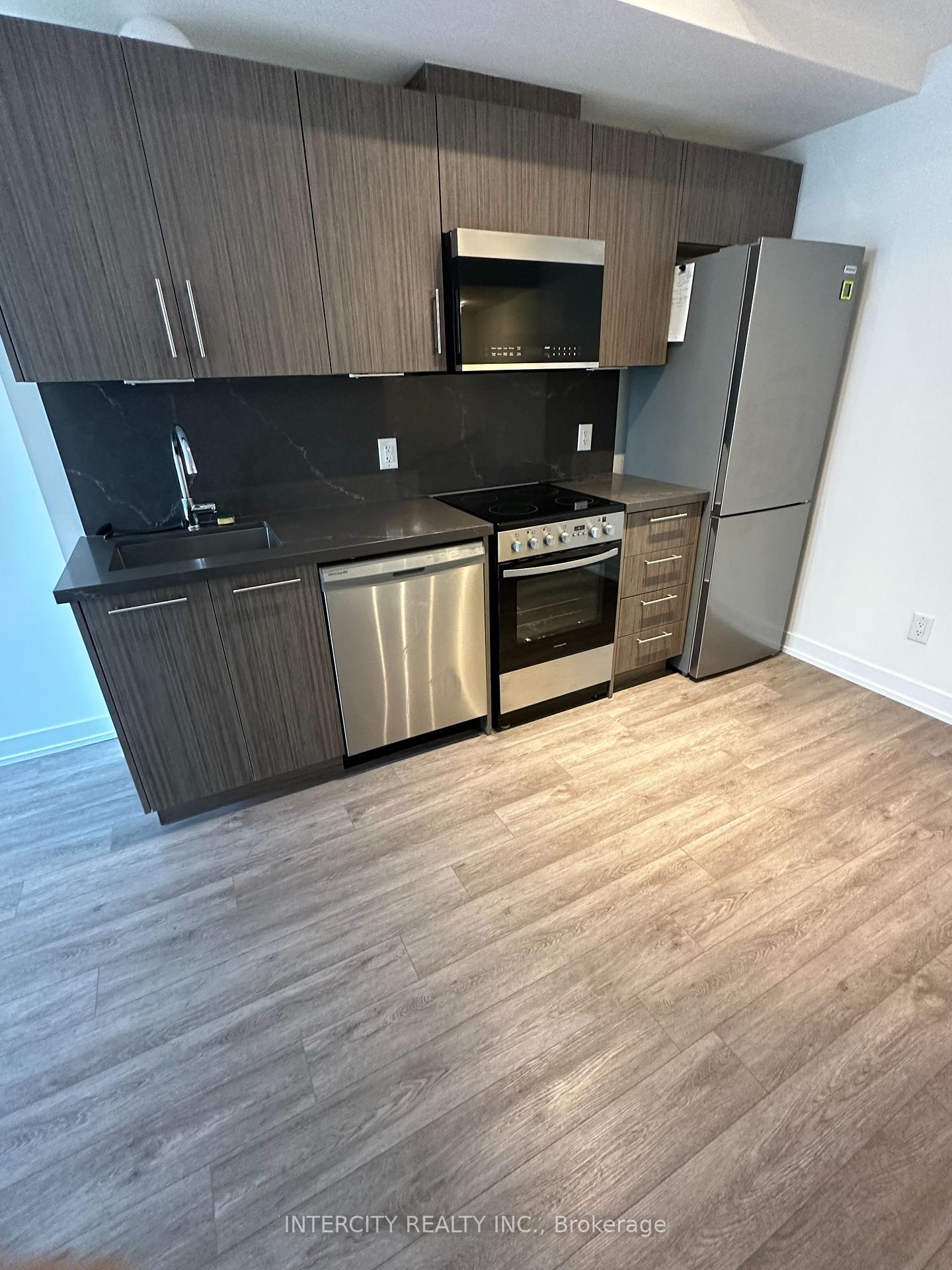 871-sheppard-avenue-toronto-ontario-c12729610