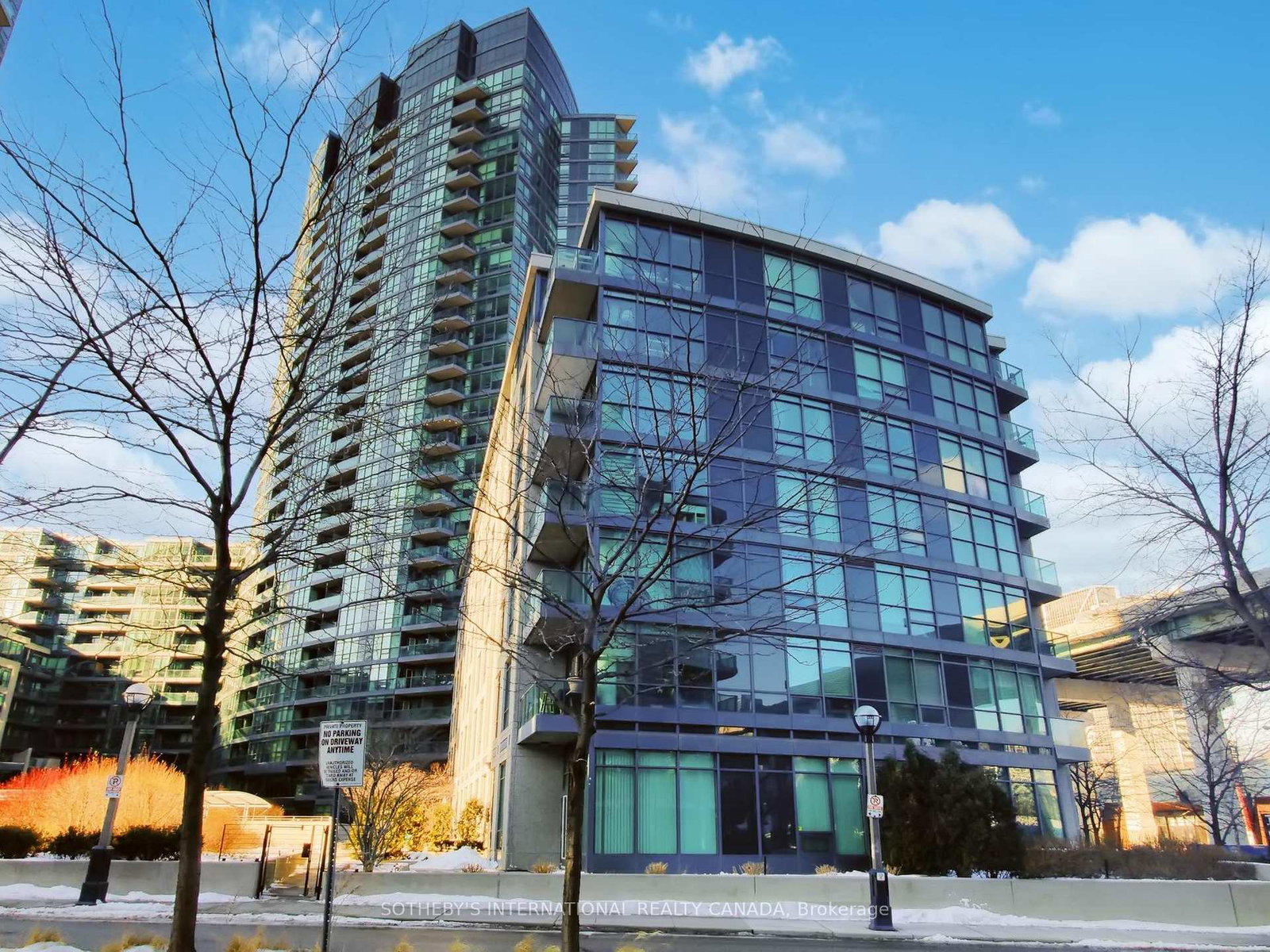 231-fort-york-boulevard-toronto-ontario-c12729612