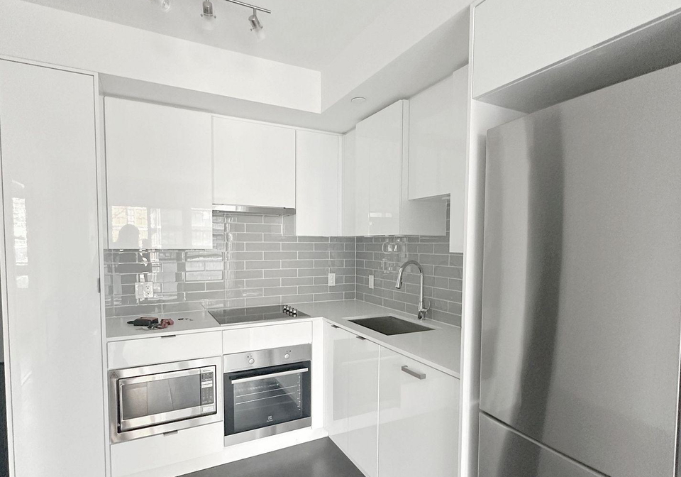 99-broadway-avenue-toronto-ontario-c12729686