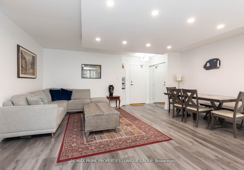 633-bay-street-toronto-ontario-c12729800