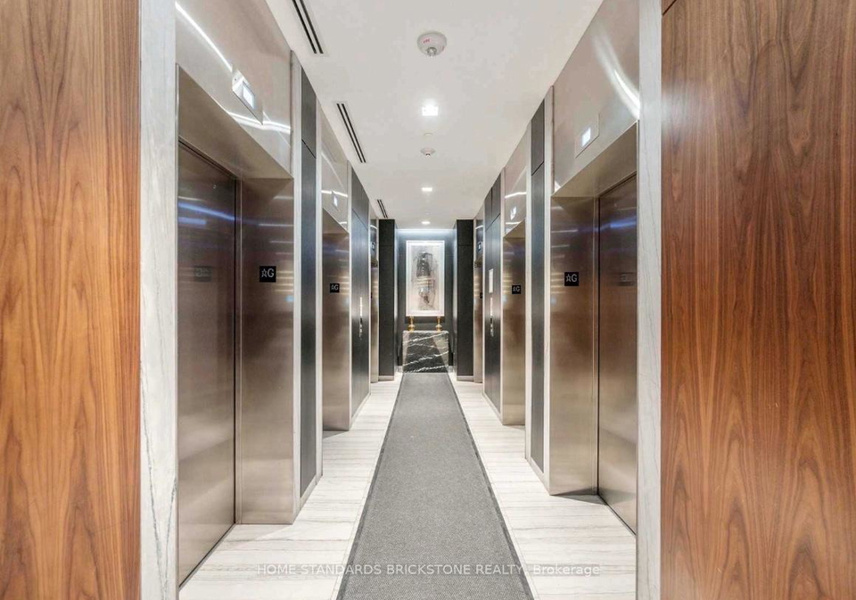 8-eglinton-avenue-e-toronto-ontario-c12730420