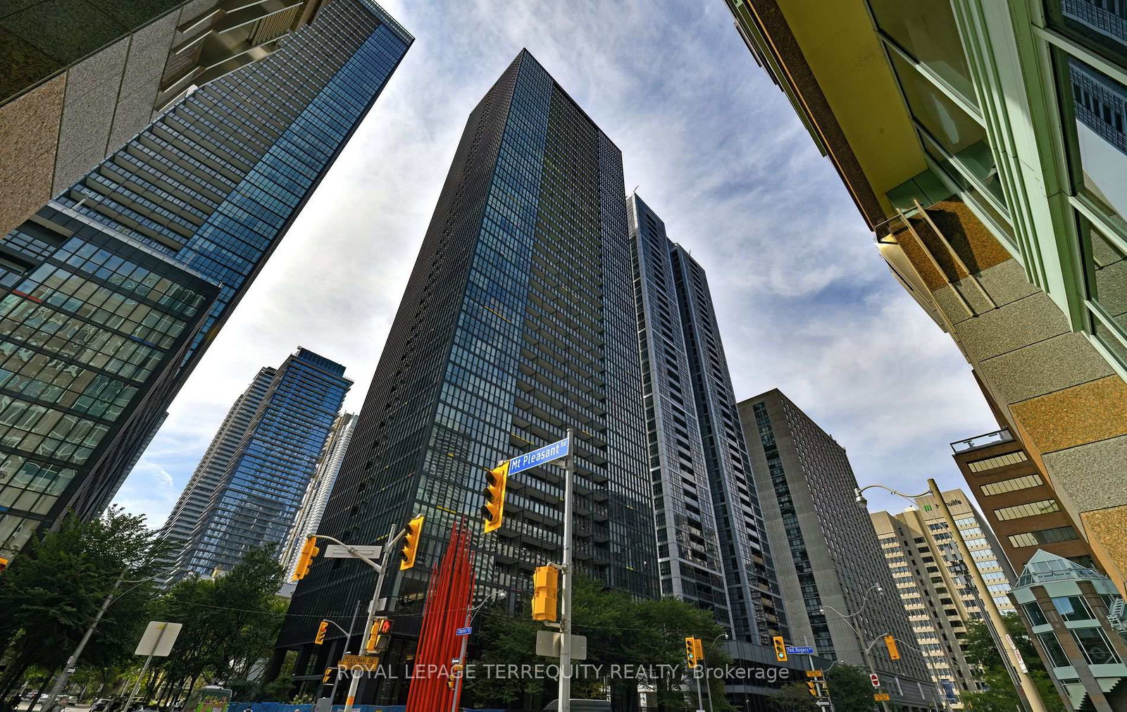 110-charles-street-e-toronto-ontario-c12730552