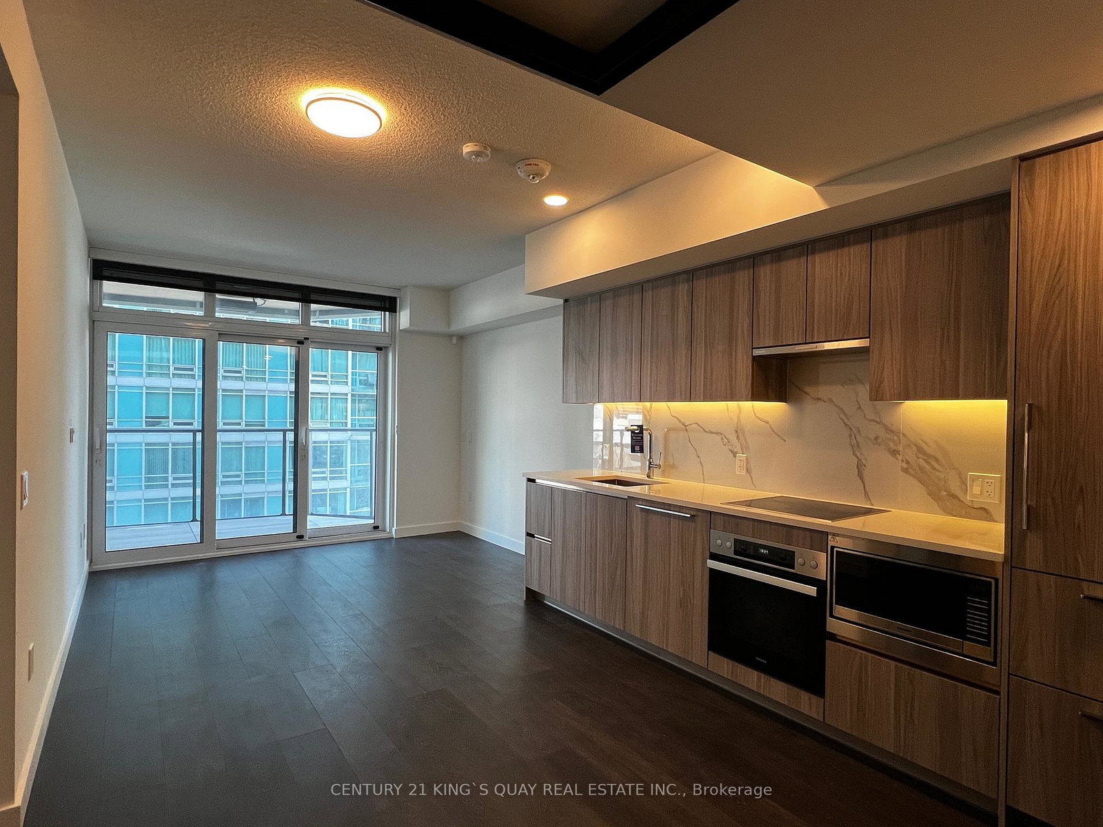 1-concord-cityplace-way-toronto-ontario-c12730846