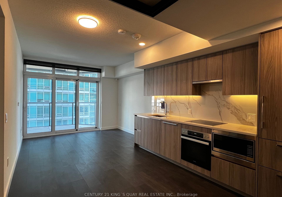 1-concord-cityplace-way-toronto-ontario-c12730846