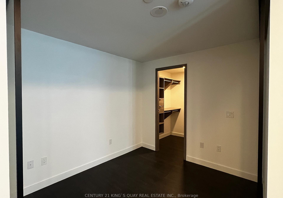 1-concord-cityplace-way-toronto-ontario-c12730846