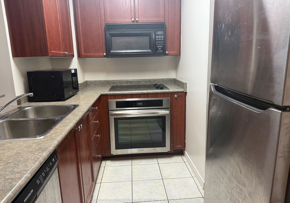 245-davisville-avenue-toronto-ontario-c12730952