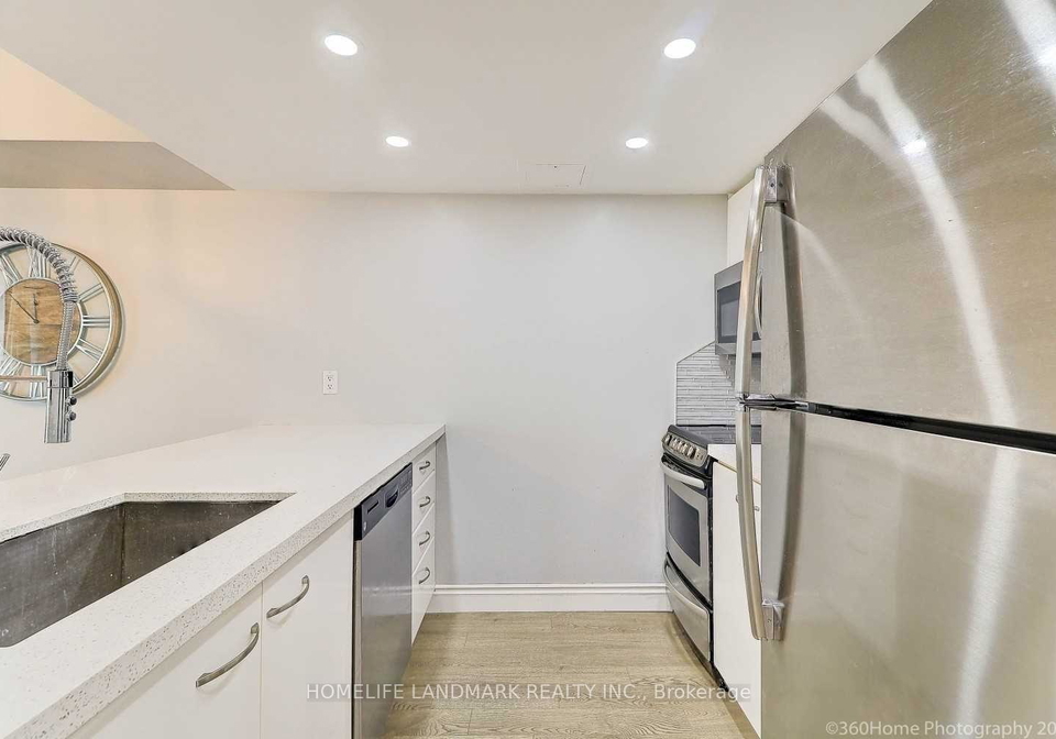 38-elm-street-toronto-ontario-c12731158