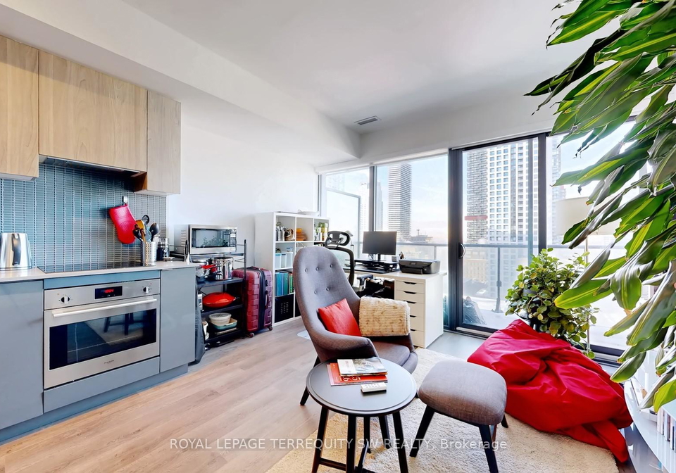 161-roehampton-avenue-toronto-ontario-c12731196