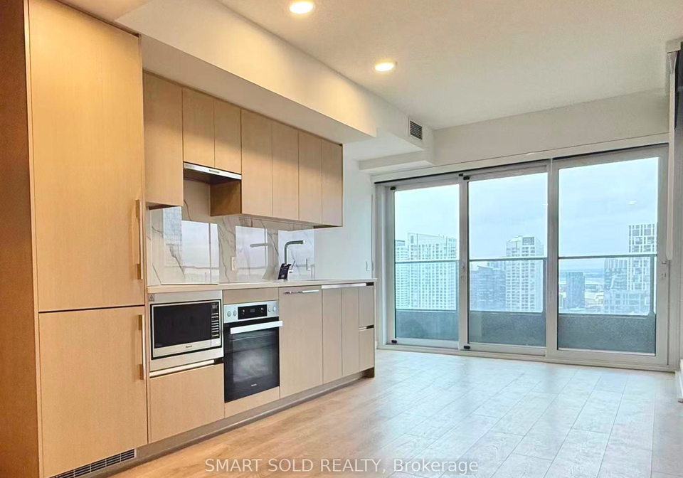 3-concord-cityplace-way-toronto-ontario-c12731484
