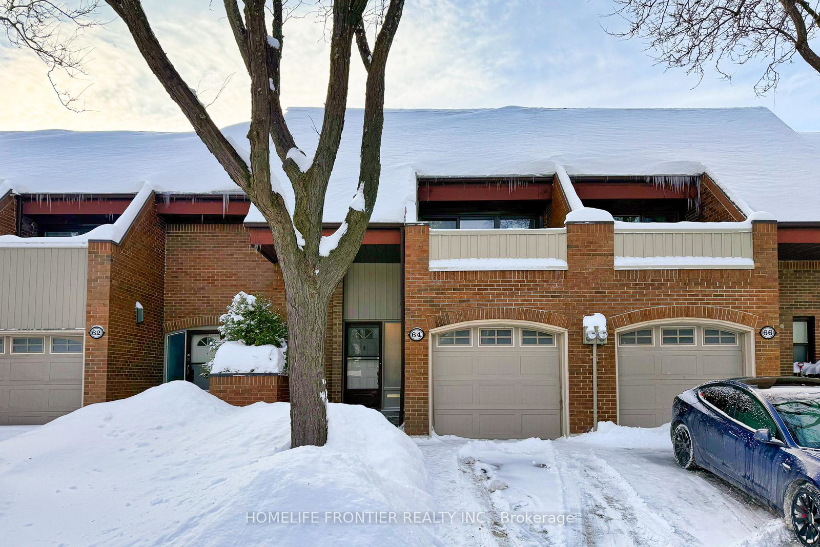 64-flaming-roseway-north-york-ontario-c12731734