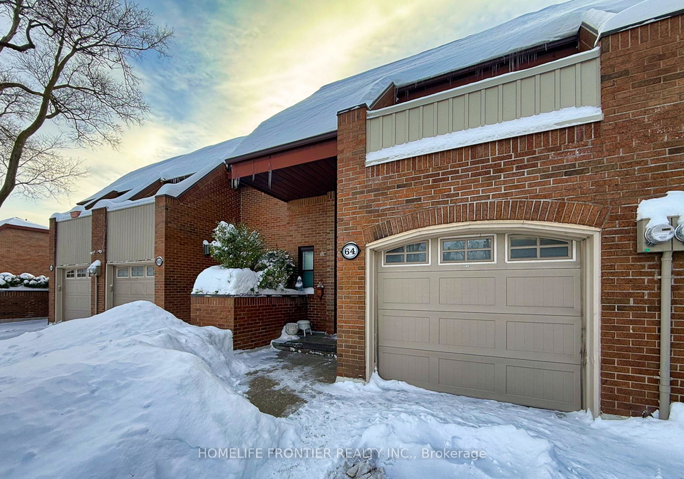 64-flaming-roseway-north-york-ontario-c12731734