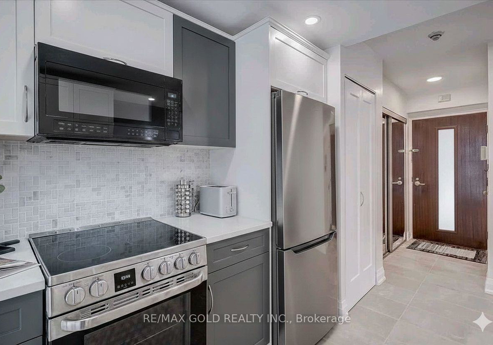 80-charles-street-e-toronto-ontario-c12731766