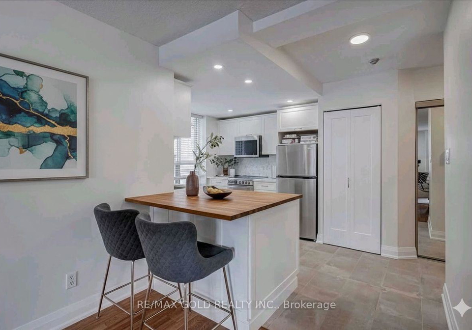 80-charles-street-e-toronto-ontario-c12731766