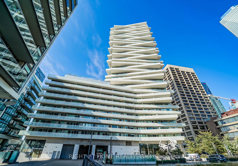 15-queens-quay-e-toronto-ontario-c12732048