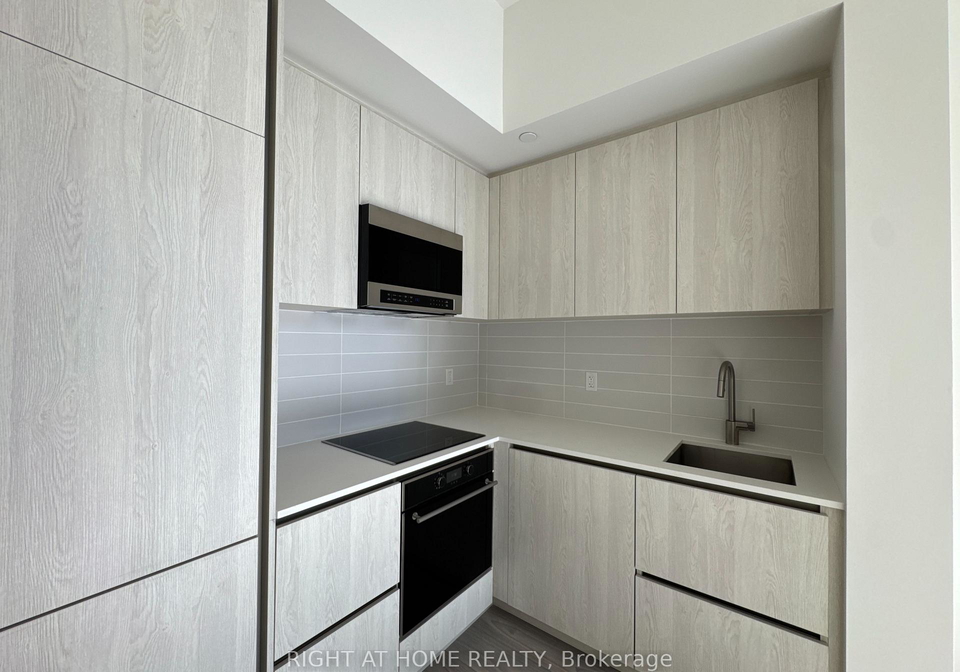 110-broadway-avenue-toronto-ontario-c12732252
