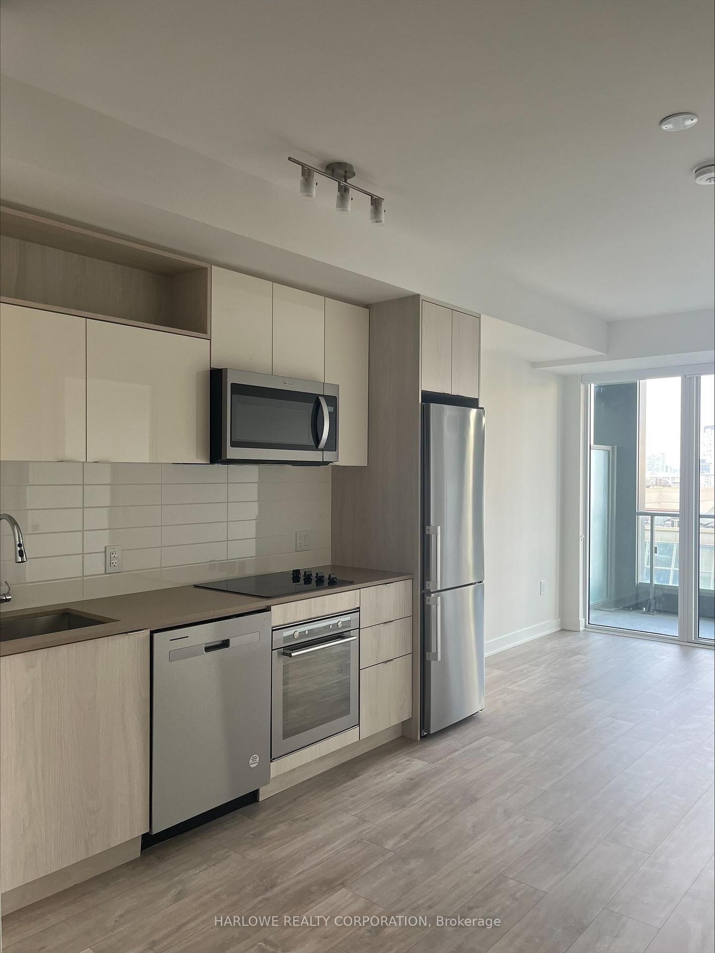 60-princess-street-toronto-ontario-c12732516