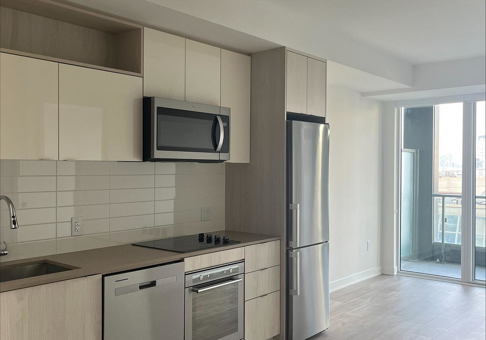 60-princess-street-toronto-ontario-c12732516
