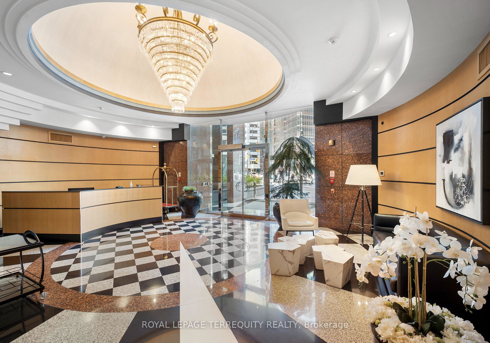 33-university-avenue-toronto-ontario-c12732766