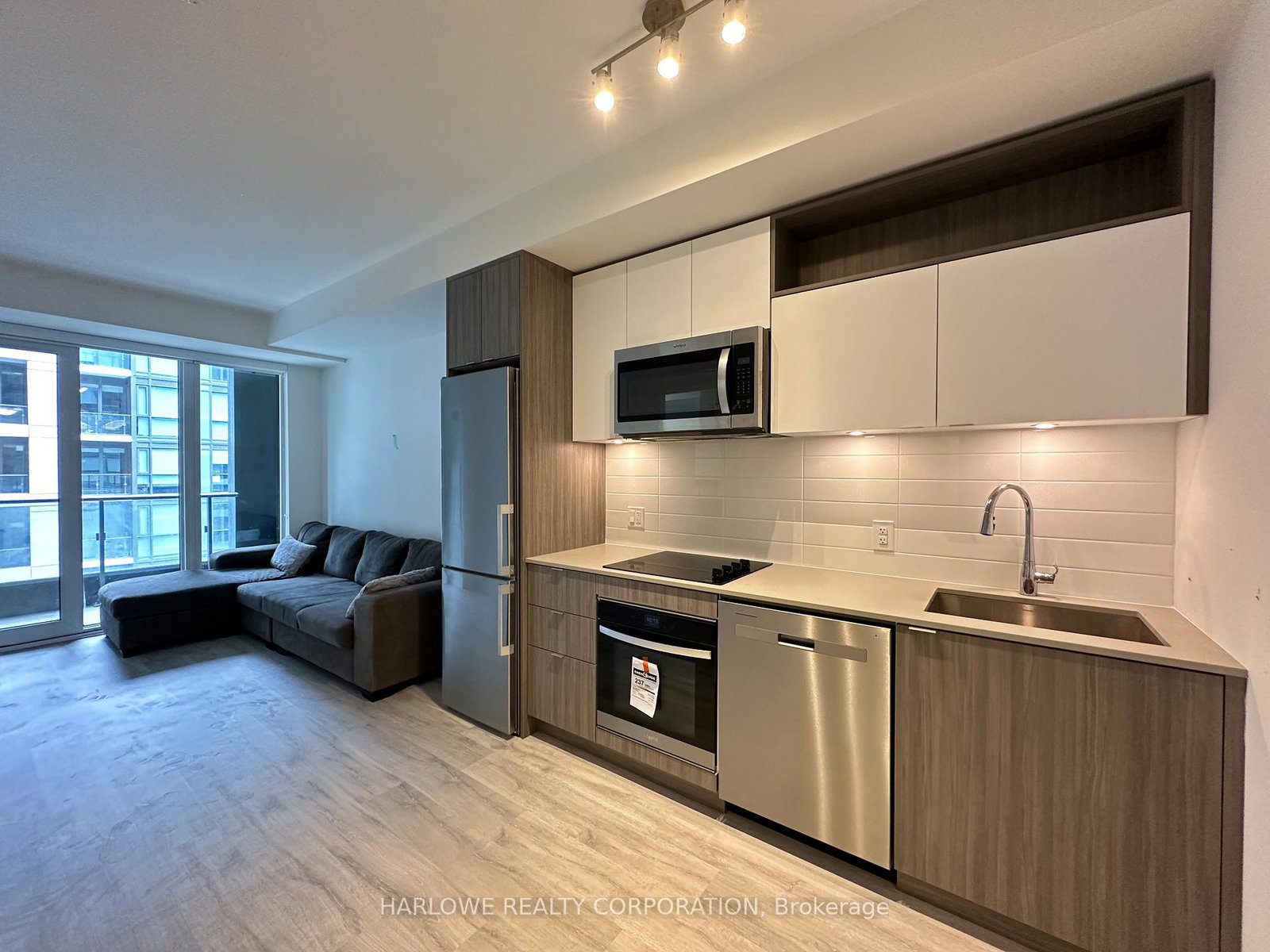135-lower-sherbourne-street-toronto-ontario-c12732924