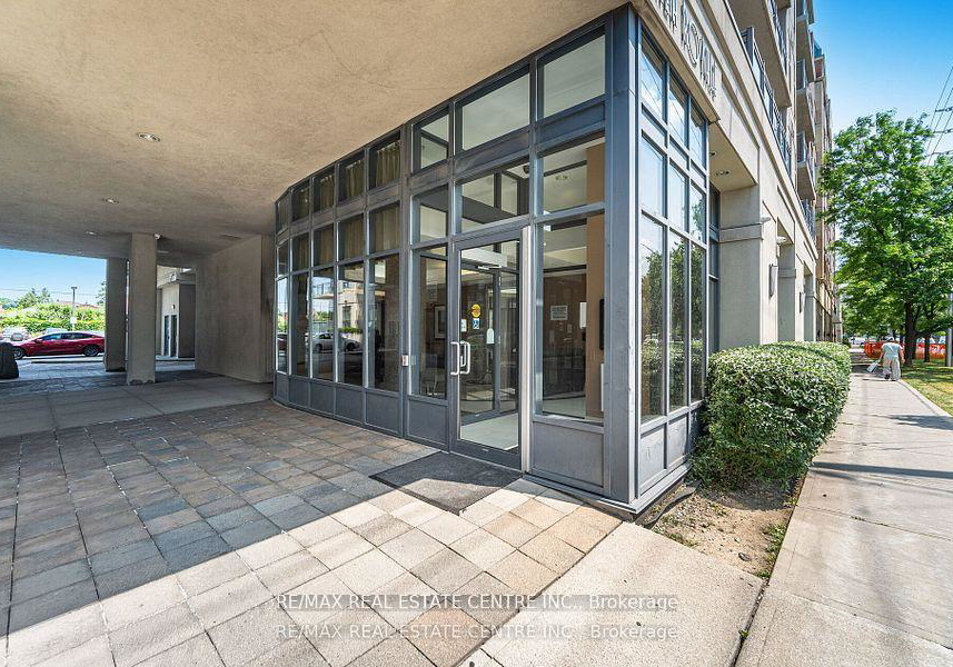872-sheppard-avenue-w-toronto-ontario-c12733846