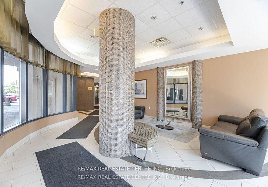 872-sheppard-avenue-w-toronto-ontario-c12733846