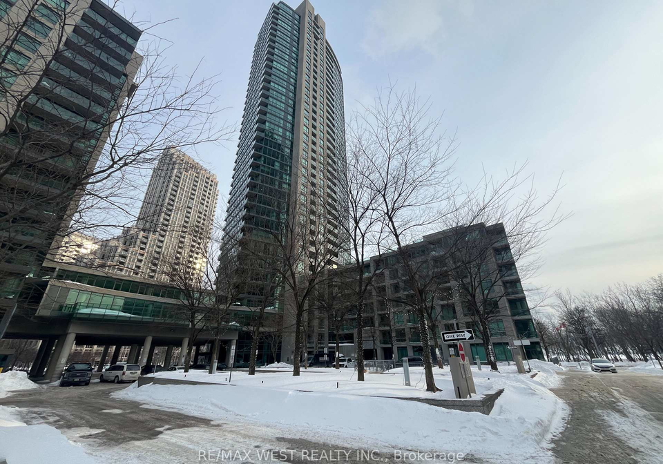 215-fort-york-boulevard-toronto-ontario-c12733850