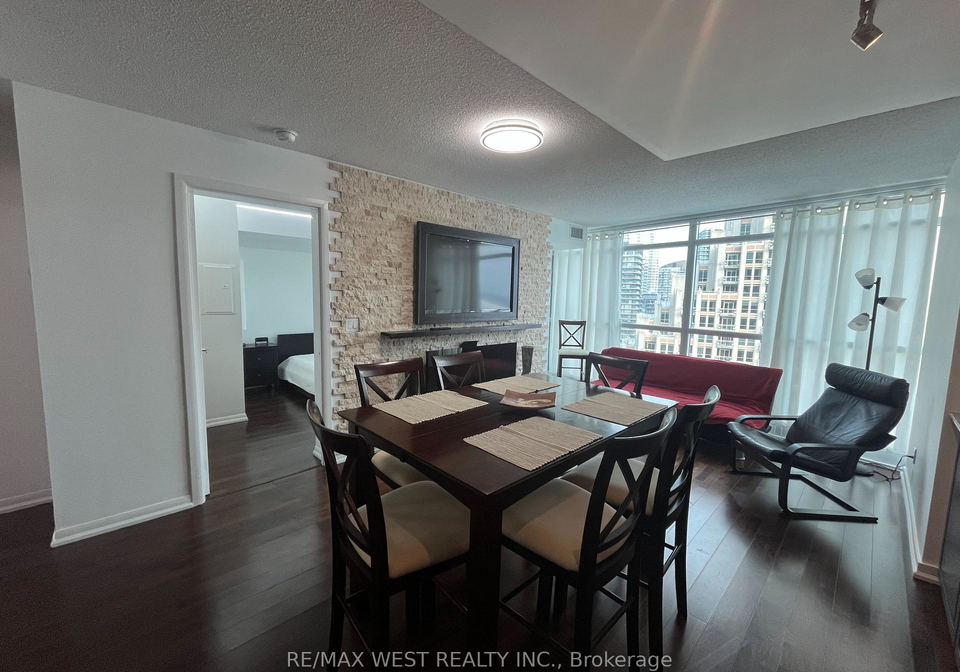 215-fort-york-boulevard-toronto-ontario-c12733850