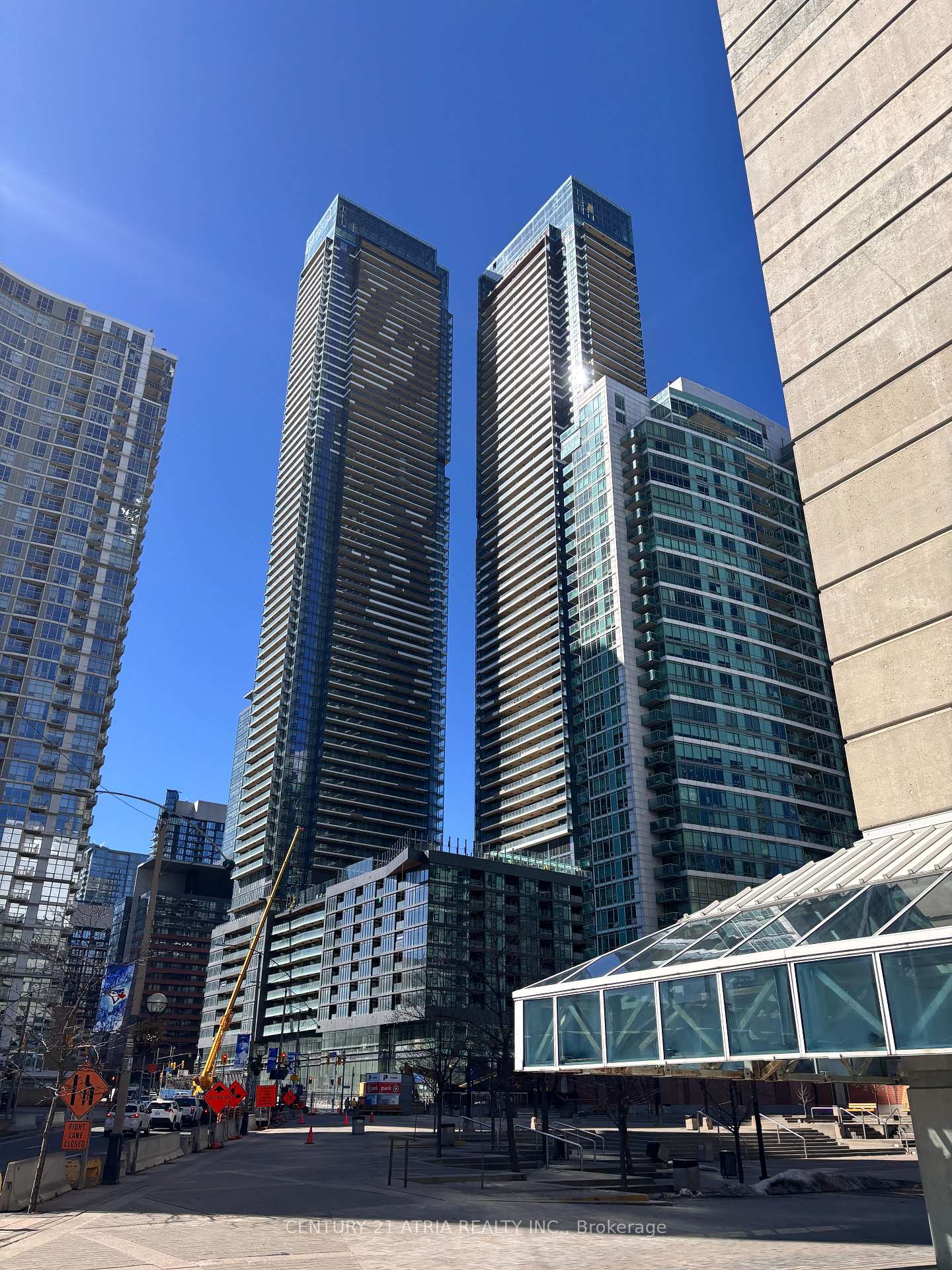 3-concord-cityplace-way-toronto-ontario-c12734076