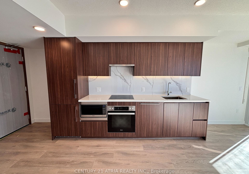3-concord-cityplace-way-toronto-ontario-c12734076