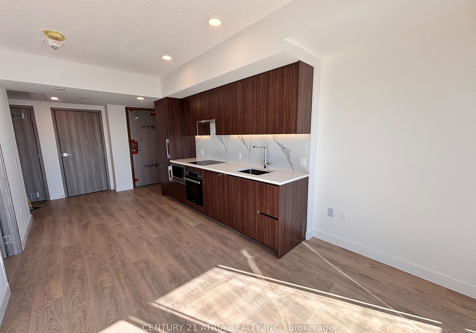3-concord-cityplace-way-toronto-ontario-c12734076