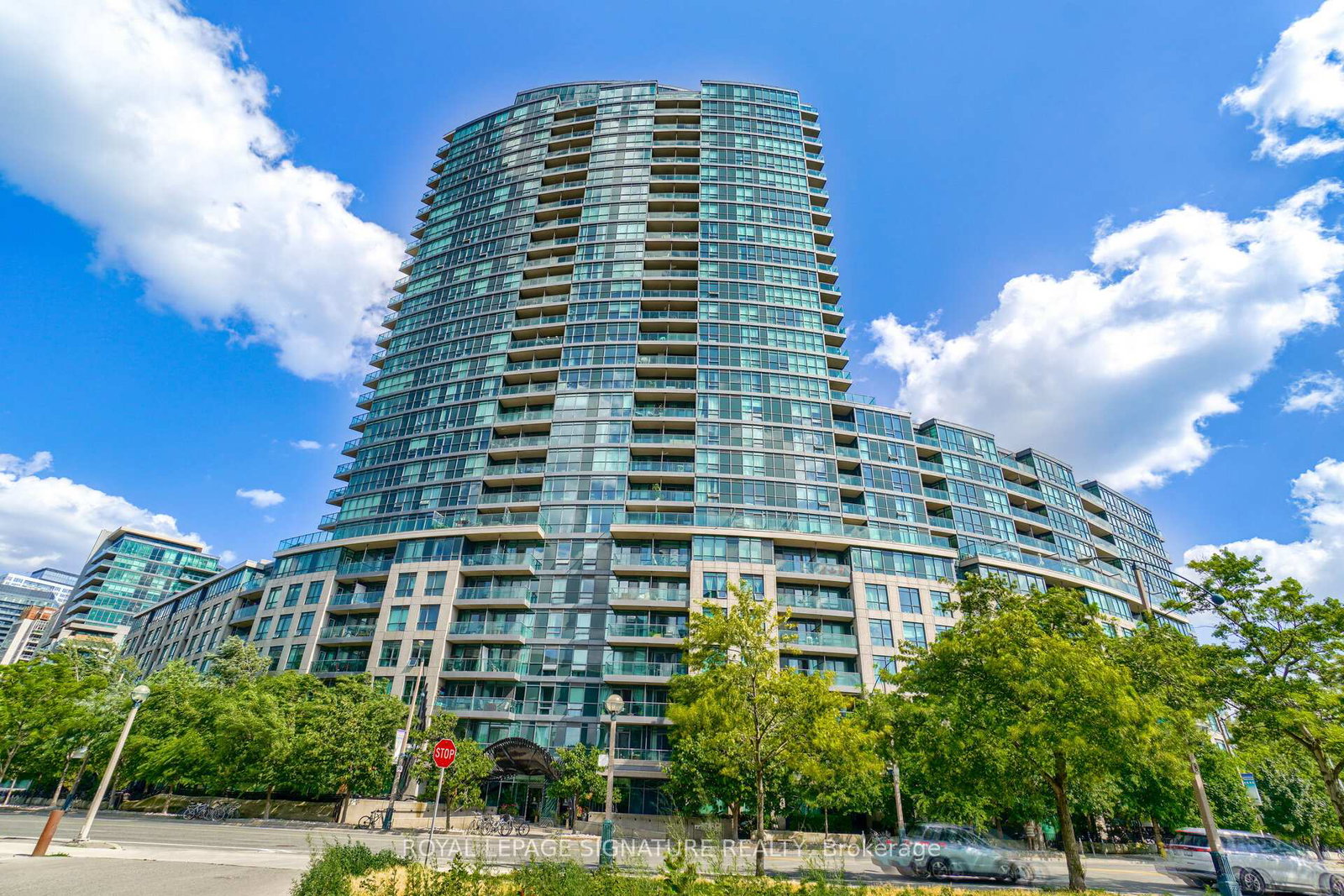 231-fort-york-boulevard-toronto-ontario-c12734116