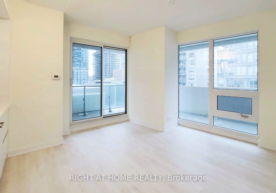 2221-yonge-street-toronto-ontario-c12734436