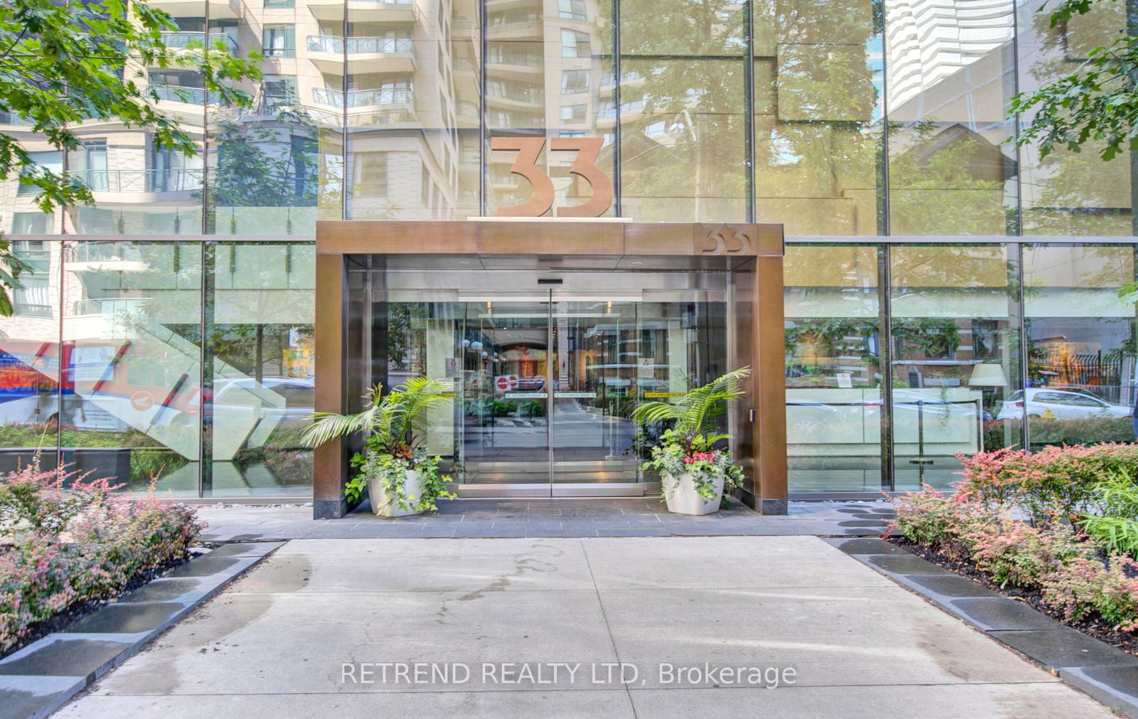 33-charles-street-e-toronto-ontario-c12734578