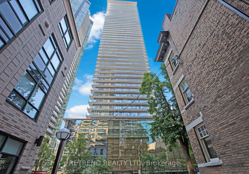 33-charles-street-e-toronto-ontario-c12734578