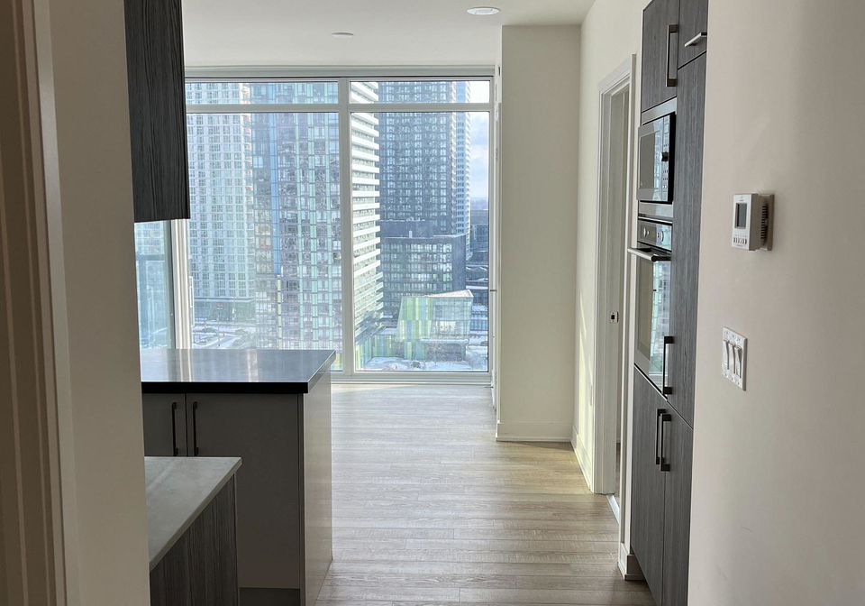 27-bathurst-street-toronto-ontario-c12734598