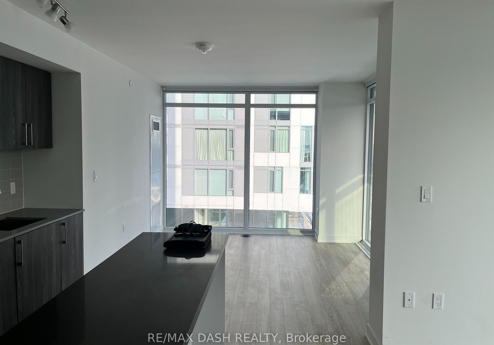 27-bathurst-street-toronto-ontario-c12734598