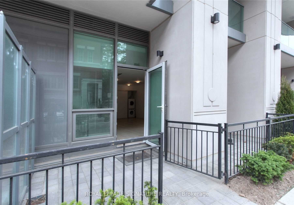 377-madison-avenue-toronto-ontario-c12734714