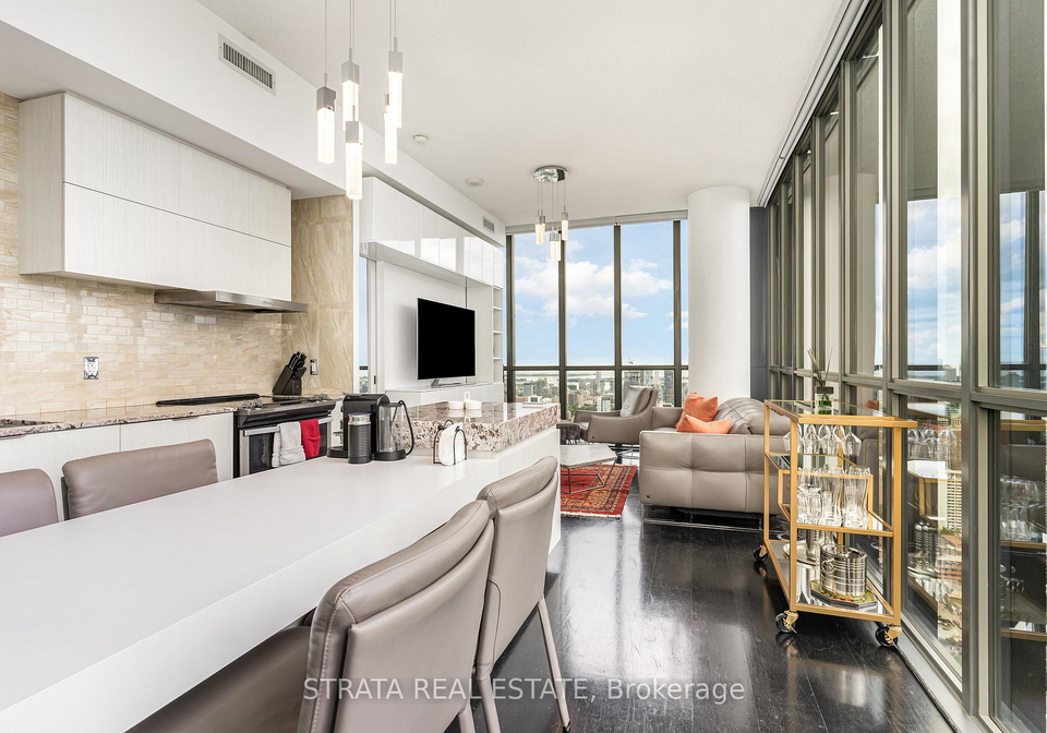 101-charles-street-e-toronto-ontario-c12734792