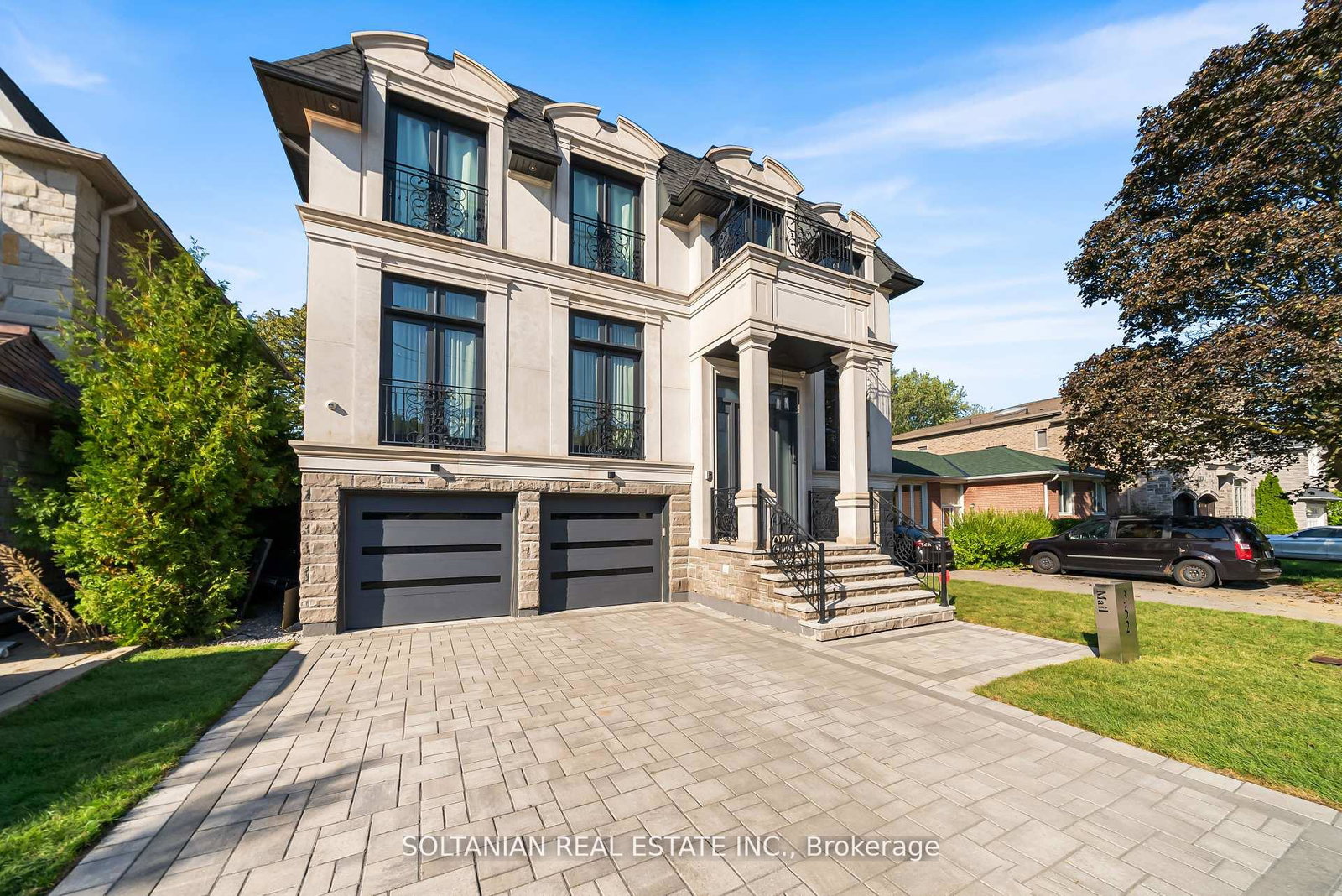 352-patricia-avenue-toronto-ontario-c12735392
