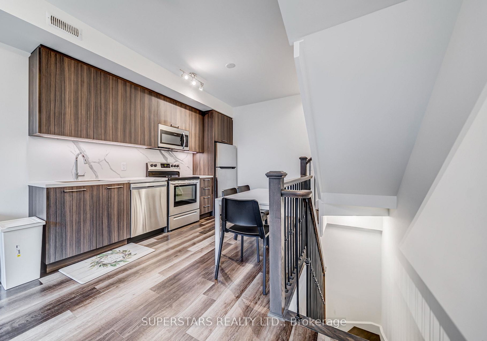 51-winlock-park-north-york-ontario-c12736212