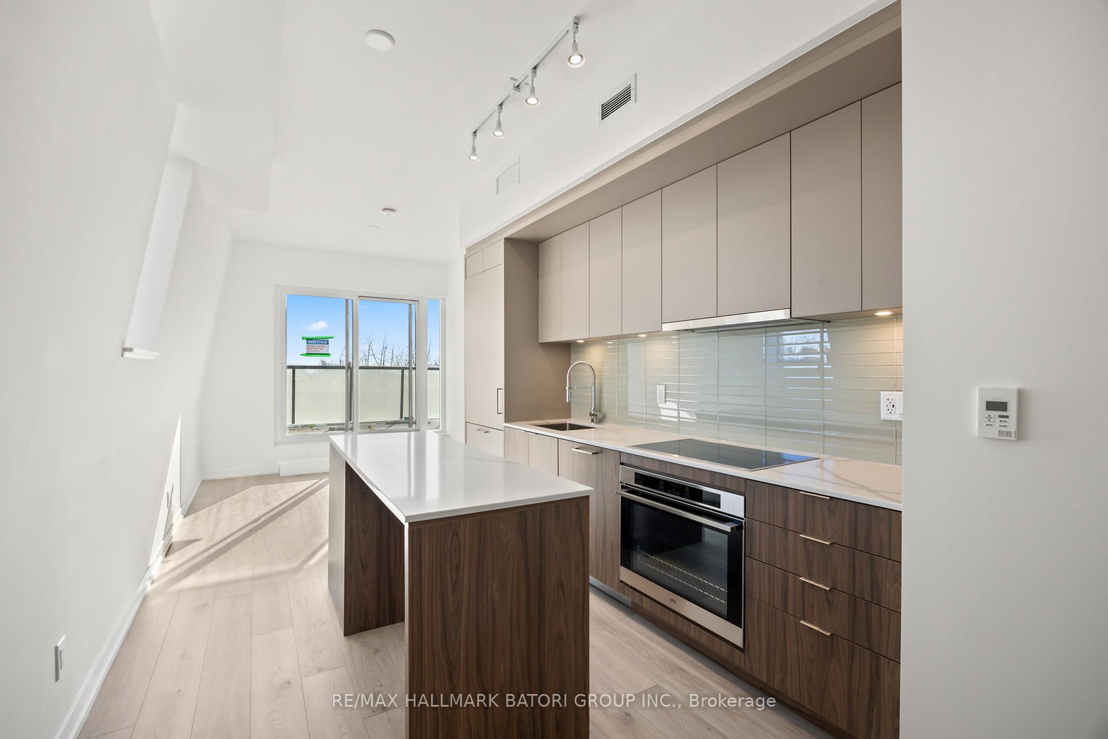 863-st-clair-avenue-w-toronto-ontario-c12736240