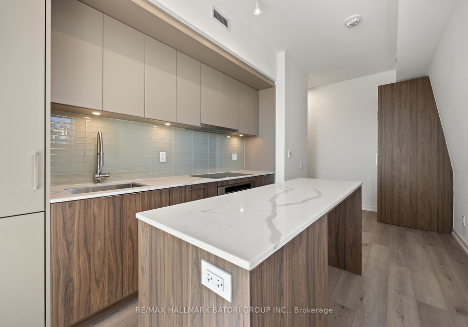 863-st-clair-avenue-w-toronto-ontario-c12736240