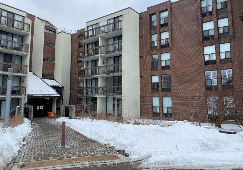 30-fashion-roseway-north-york-ontario-c12737490