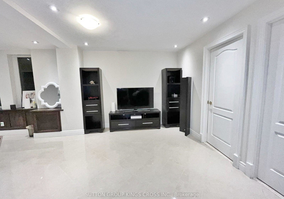 20-hazelglen-avenue-toronto-ontario-c12737762