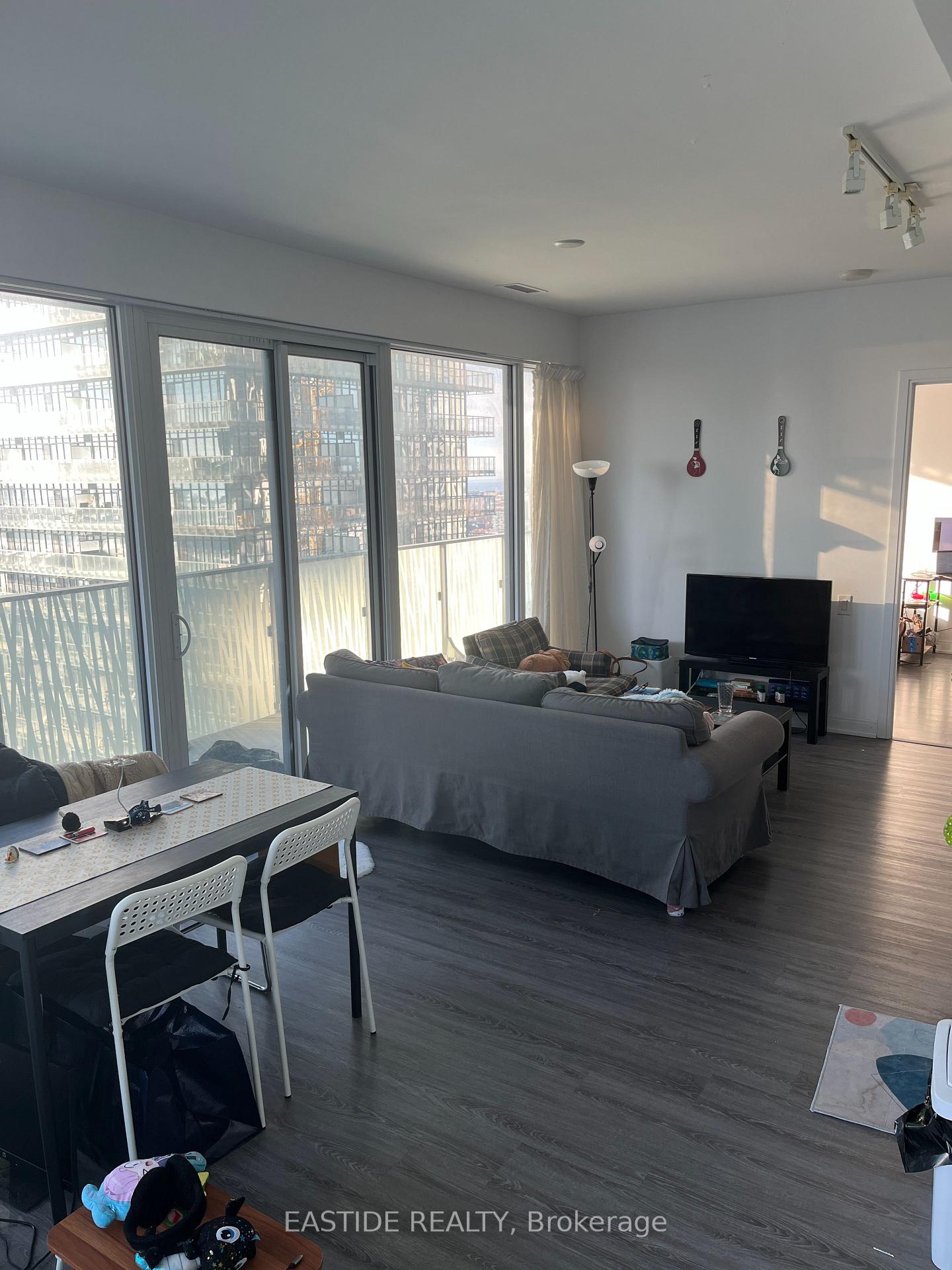42-charles-street-e-toronto-ontario-c12738306
